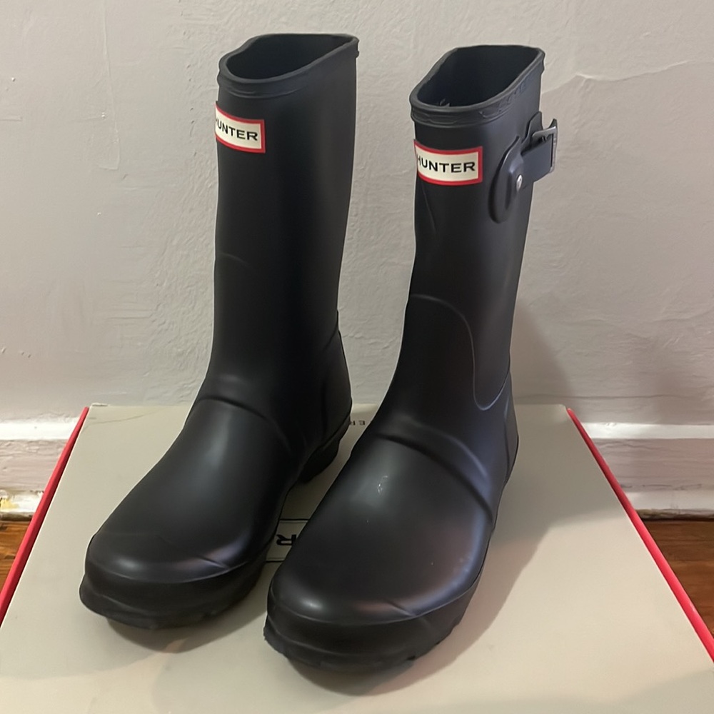 Hunter Women Original Short Rain Boot in Black size 7M/8F EU size 39